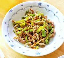 Green Pepper and Tofu Skin with Pork Strips
