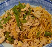 Green Pepper Egg Noodles