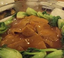 Bailing Mushroom Fish Gluten Stir-fry