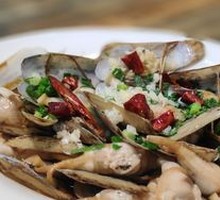 Scallion Oil Clams