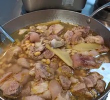 Stewed Pig Feet with Soybeans