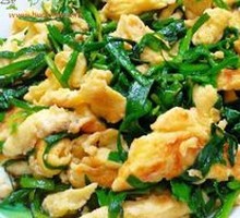 Stir-fried eggs with chives