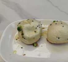 Pan-fried beef buns