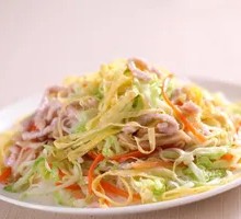 Stir-Fried Rice Noodles with Shredded Pork and Egg