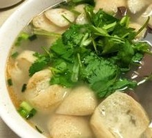 Fried Tofu and Duck Blood Soup