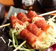 Bacon-wrapped enoki mushrooms