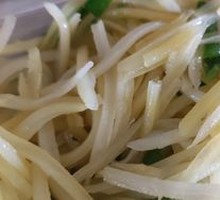 Sliced Potatoes with Green Pepper