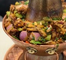 Signature Double-Layer Frog Hot Pot