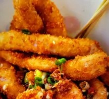 Garlic Fried Pork Ribs with Chicken Wings and Salted Pepper