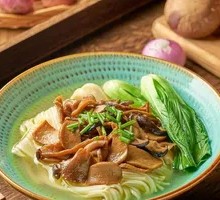 Fresh Vegetable Mushroom Soup Noodles