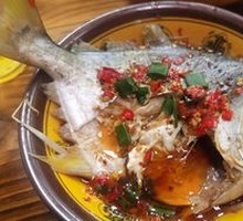 Steamed Pomfret with Chopped Chili