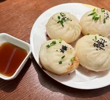 Shanghai-style Pan-fried Bun