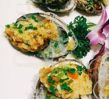 Steamed Baby Abalone with Garlic
