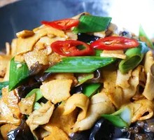 Spicy Pot-Braised Tofu with Leaves
