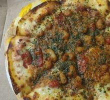 Classic Italian Meat Sauce Pizza