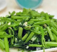 Garlic Stir-Fried Water Spinach