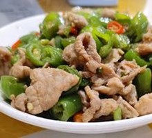 Stir-Fried Pork with Small Chilies