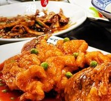 Squirrel-shaped Perch