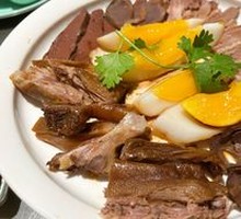 Signature Braised Goose Head Seven-Item Platter