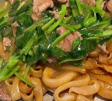 Wet Stir-Fried Beef Rice Noodles
