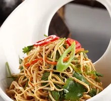 Spicy Oil Cloud Noodles