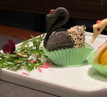 Imitation Swan Pastry