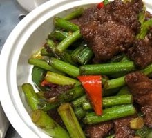 Garlic Shoots with Beef