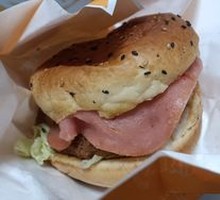 Classic Beef Cheeseburger