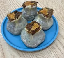 Large Salted Egg Yolk and Meat Floss Steamed Bun