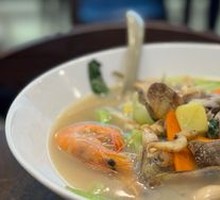 Small Net Seafood Noodles