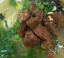 Sour Cabbage Braised Beef Noodles