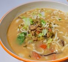 Pickled Cabbage and Pork Noodles