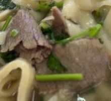 Sour Cabbage Beef Knife-Shaved Noodles