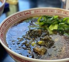 Pickled Cabbage and Pork Noodles