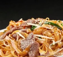 Beef and Egg Fried Rice Noodles