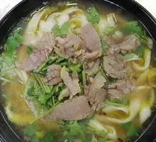 Braised Beef Noodles with Knife-Sliced Noodles