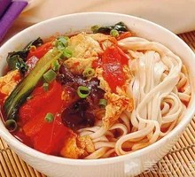 Tomato and Egg Noodle Soup
