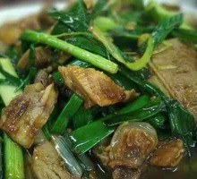 Stir-Fried Lamb with Green Garlic