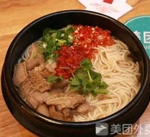 Five-Spice Beef Offal Noodle Soup in Clay Pot
