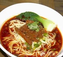 Five-Spice Beef Tripe Noodles in Clay Pot
