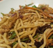 Green Pepper Shredded Pork with Noodles