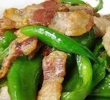 Green Pepper and Pork Belly Stir-fry