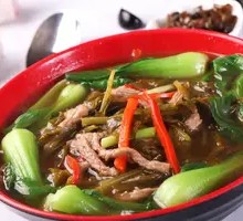 Pickled Cabbage and Pork Noodles