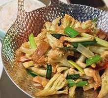 Spicy Cauliflower in Hot Pot