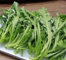 Chinese chrysanthemum greens