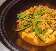 Stewed Pork Ribs and Chicken in Iron Pot