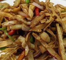 Braised Pork Shreds with Dried Bamboo Shoots
