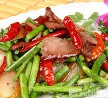 Garlic Stem and Pork Belly Stir-fry