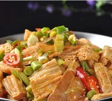 Fried Tofu Skin with Shredded Pork