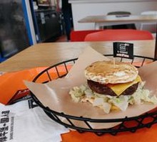 No-Bun Egg Cheese Beef Burger